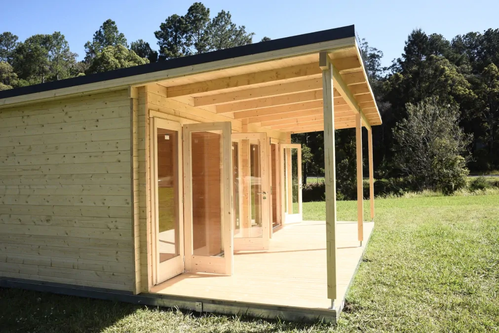 Tuinhuis Kevin 44 met luifel | 7 x 4 m 44 mm