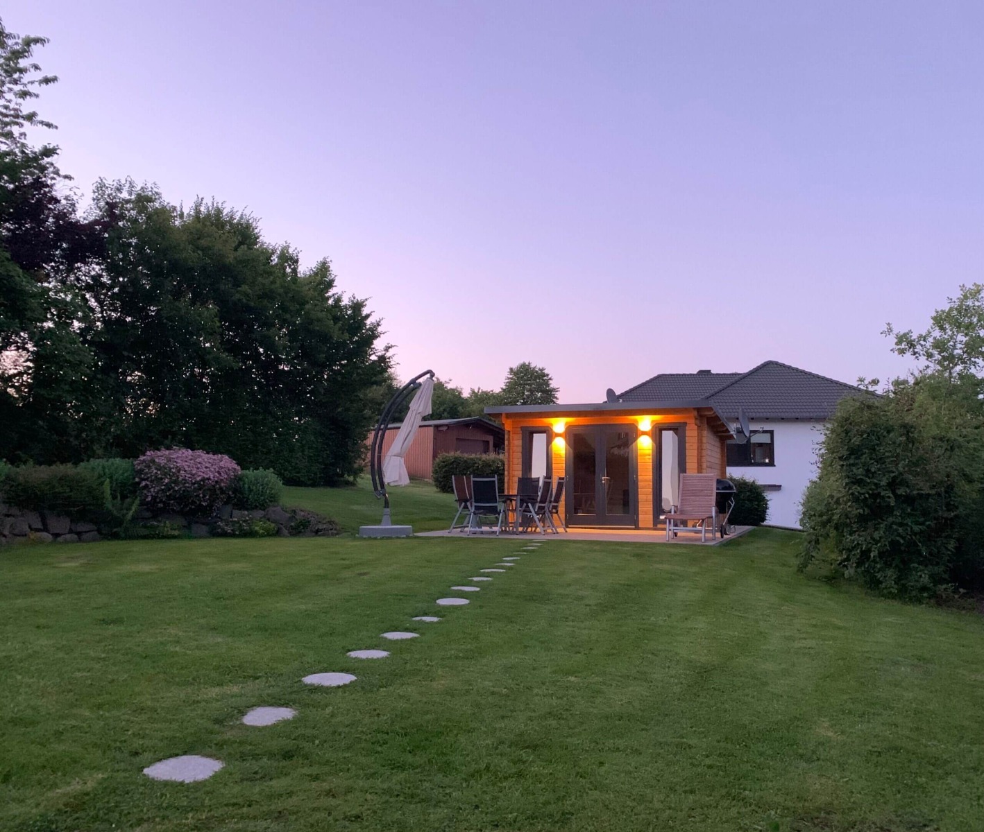 Small Garden Building Types to Suit Small Gardens